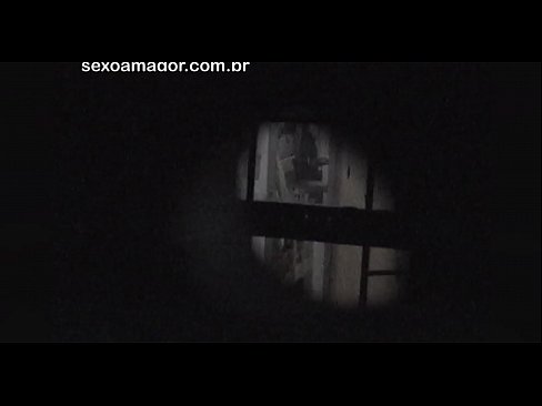 ❤️ Blondie tiġi filmata segretament minn voyeur tal-viċinat moħbi wara briks vojta ☑ Fucking f'mt.creditme.top